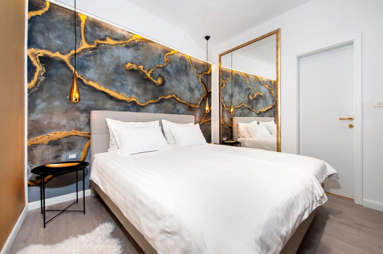 Deluxe Studio G 12 Rovinj Bagian luar foto