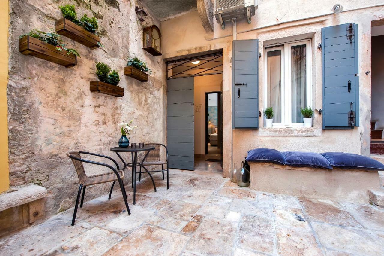 Deluxe Studio G 12 Rovinj Bagian luar foto